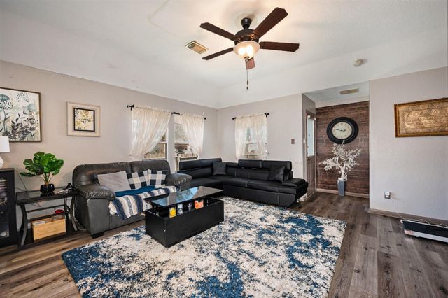 13807 Bonnetbriar Lane, Sugar Land, TX 77498