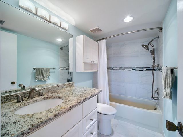 12790 Briarlake Drive 204, Palm Beach Gardens, FL 33418