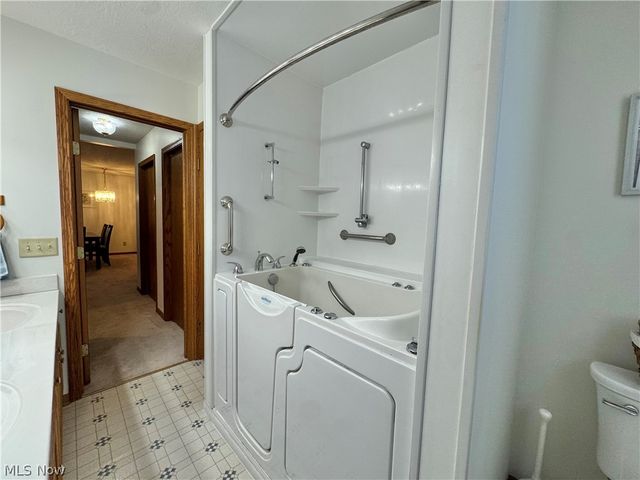 2518 Woodlawn Circle NW 42A, Canton, OH 44708