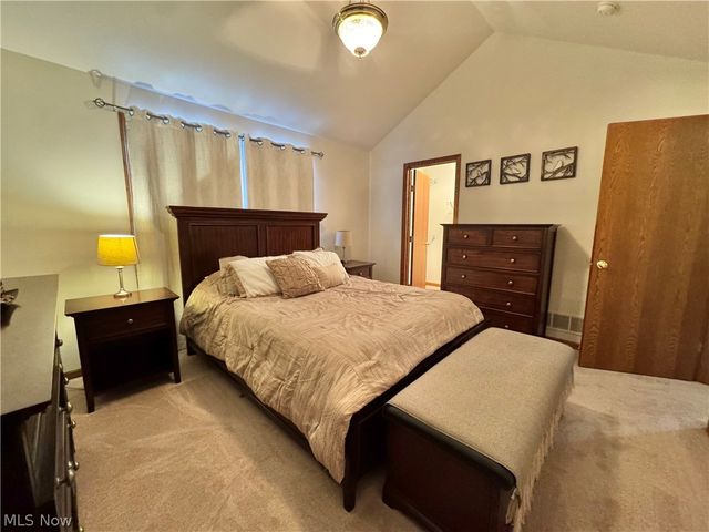 2518 Woodlawn Circle NW 42A, Canton, OH 44708