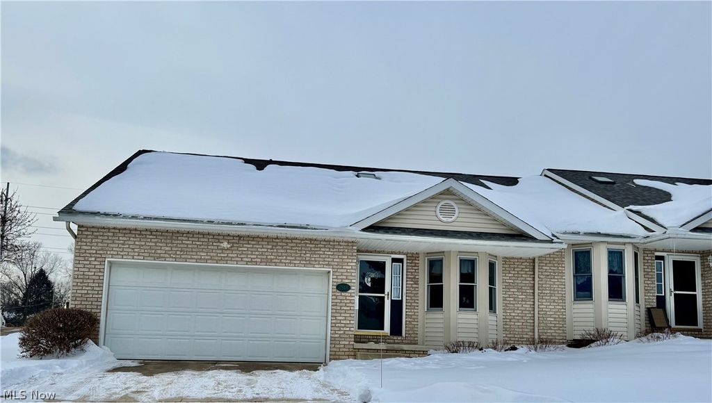 2518 Woodlawn Circle NW 42A, Canton, OH 44708