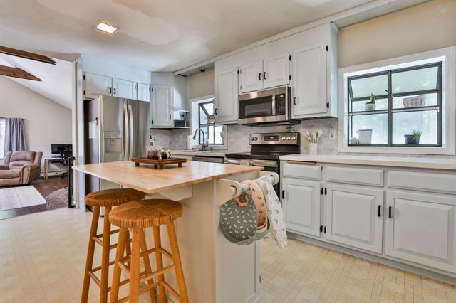 198 Wash Pond Road, Hampstead, NH 03841