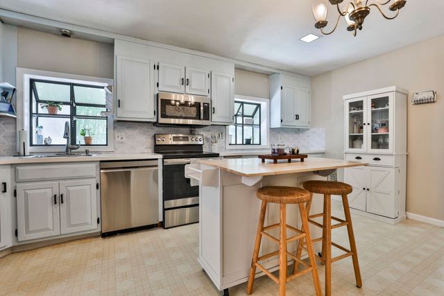 198 Wash Pond Road, Hampstead, NH 03841