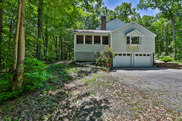 198 Wash Pond Road, Hampstead, NH 03841