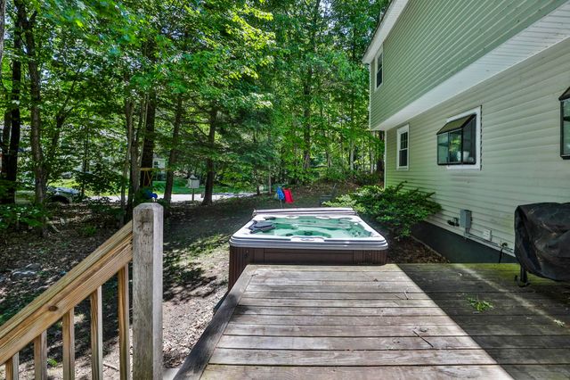 198 Wash Pond Road, Hampstead, NH 03841