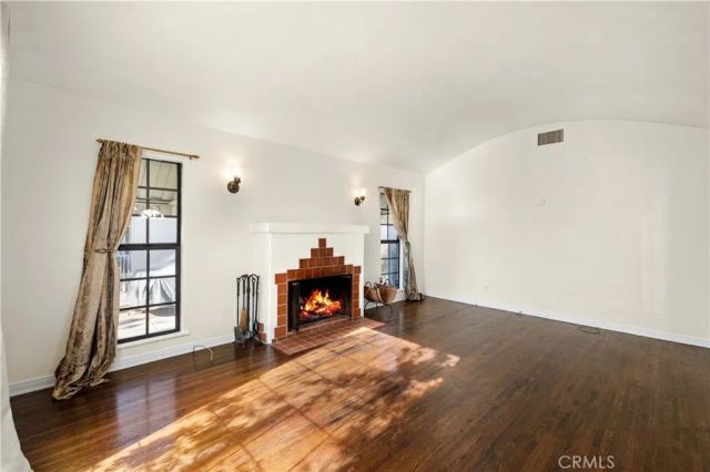 10729 Aqua Vista, Studio City, CA 91602