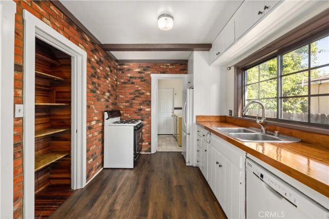 10729 Aqua Vista, Studio City, CA 91602