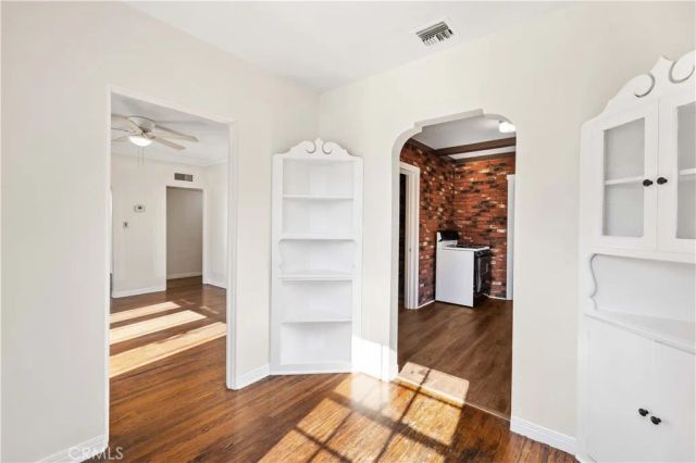 10729 Aqua Vista, Studio City, CA 91602