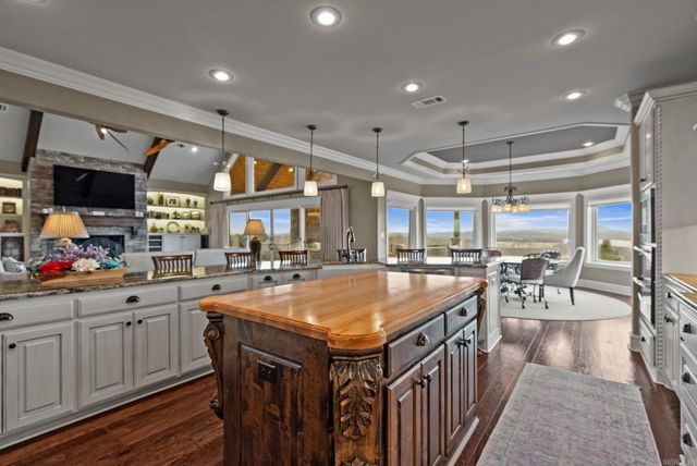 15716 Summit View Lane, North Little Rock, AR 72113