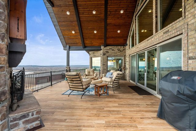 15716 Summit View Lane, North Little Rock, AR 72113