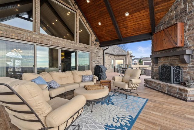 15716 Summit View Lane, North Little Rock, AR 72113