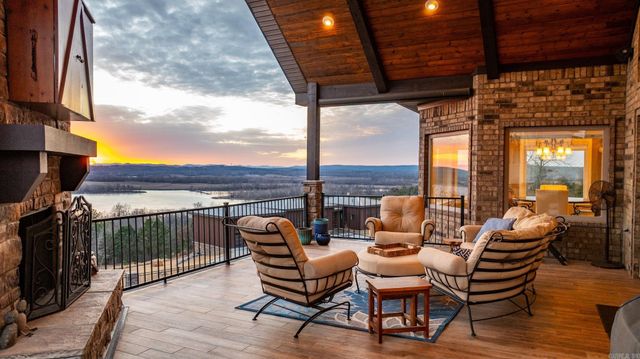 15716 Summit View Lane, North Little Rock, AR 72113