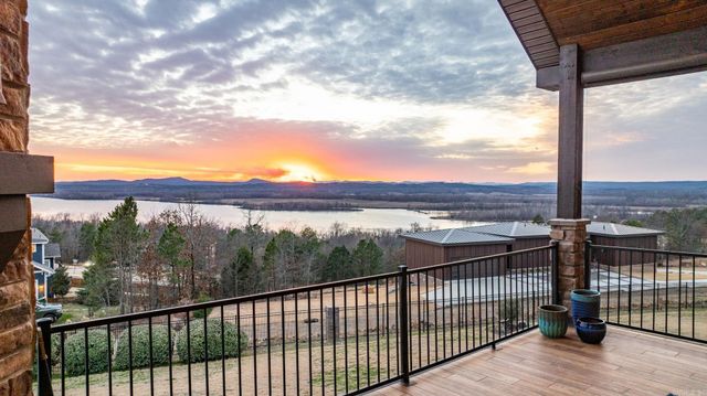 15716 Summit View Lane, North Little Rock, AR 72113