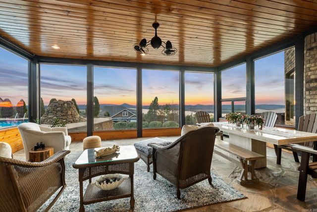 15716 Summit View Lane, North Little Rock, AR 72113