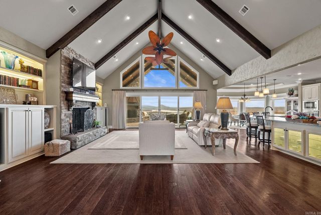 15716 Summit View Lane, North Little Rock, AR 72113