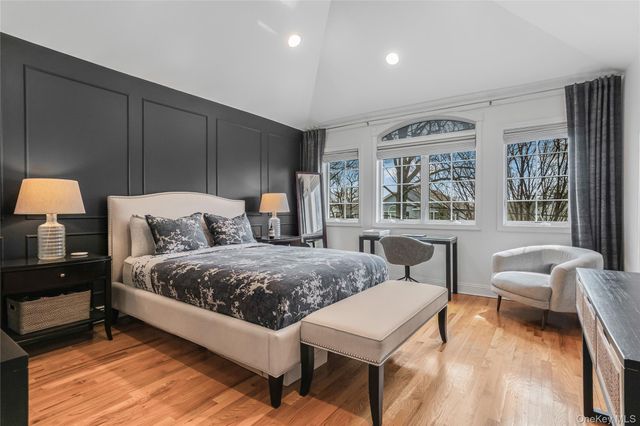 813 5th Avenue, New Hyde Park, NY 11040
