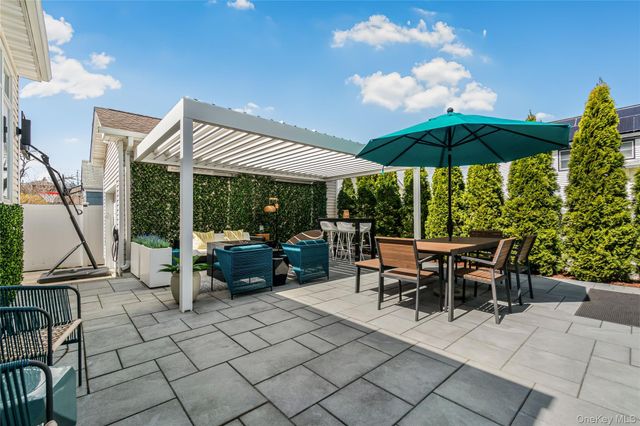 813 5th Avenue, New Hyde Park, NY 11040