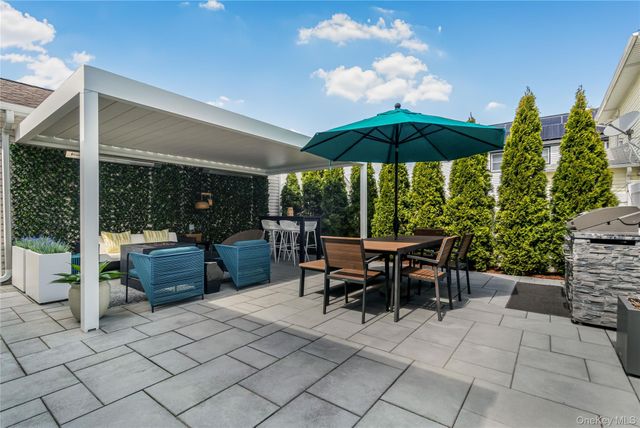 813 5th Avenue, New Hyde Park, NY 11040