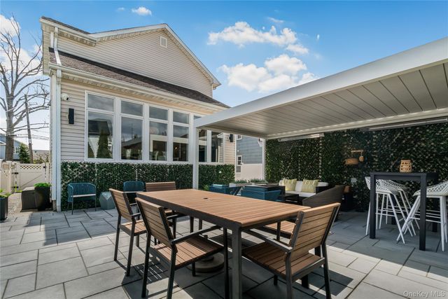 813 5th Avenue, New Hyde Park, NY 11040