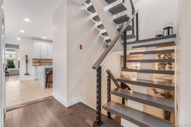 813 5th Avenue, New Hyde Park, NY 11040