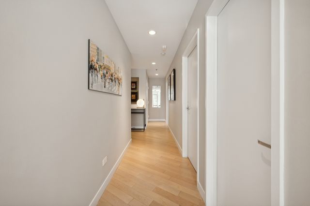 510 W Erie Street 1201, Chicago, IL 60654