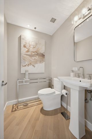 510 W Erie Street 1201, Chicago, IL 60654