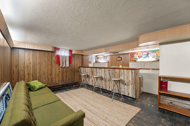 7480 Madison Street, Merrillville, IN 46410