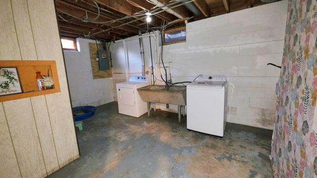 736 Cottage Avenue E, Saint Paul, MN 55106