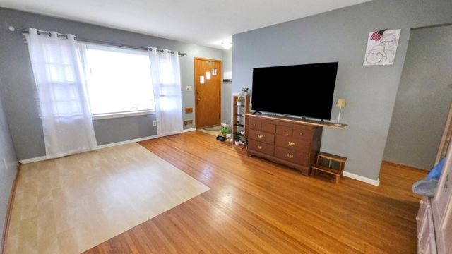 736 Cottage Avenue E, Saint Paul, MN 55106