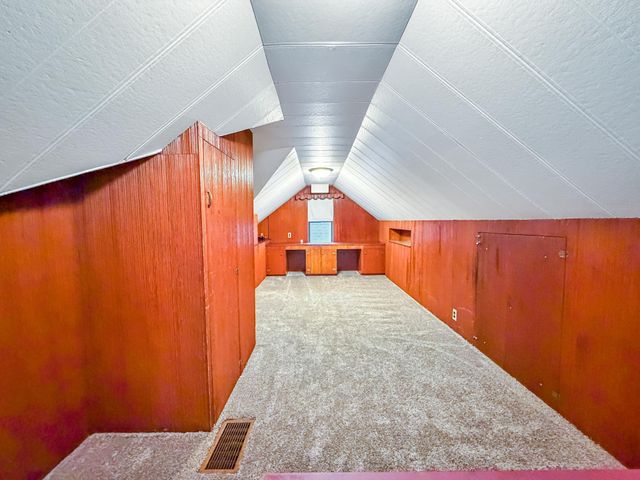 736 Cottage Avenue E, Saint Paul, MN 55106