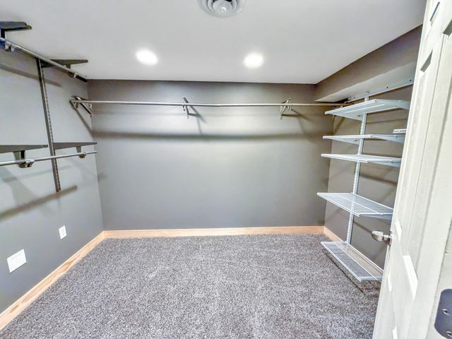736 Cottage Avenue E, Saint Paul, MN 55106