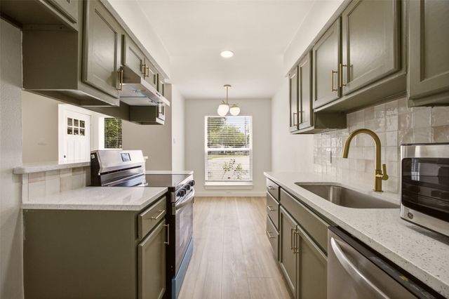 908 Isbell Road B, Fort Worth, TX 76114