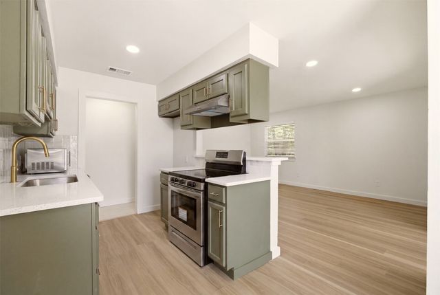 908 Isbell Road B, Fort Worth, TX 76114