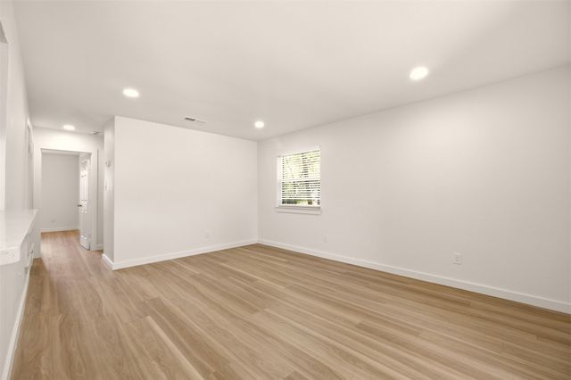 908 Isbell Road B, Fort Worth, TX 76114