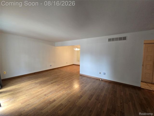 8765 George F Bunker Boulevard, Sterling Heights, MI 48313
