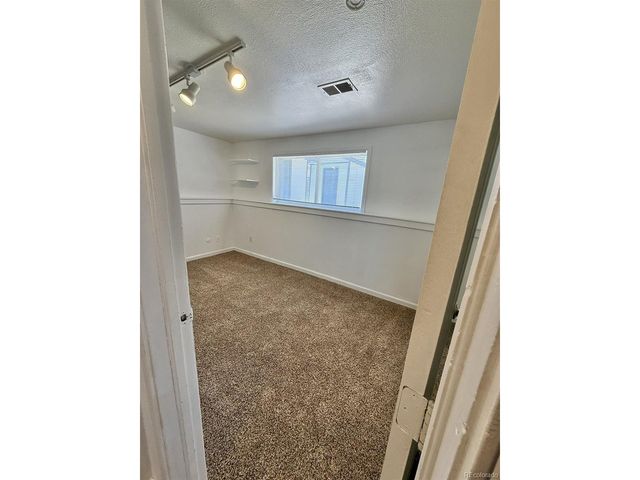 1865 S Ivory Ct, Aurora, CO 80017