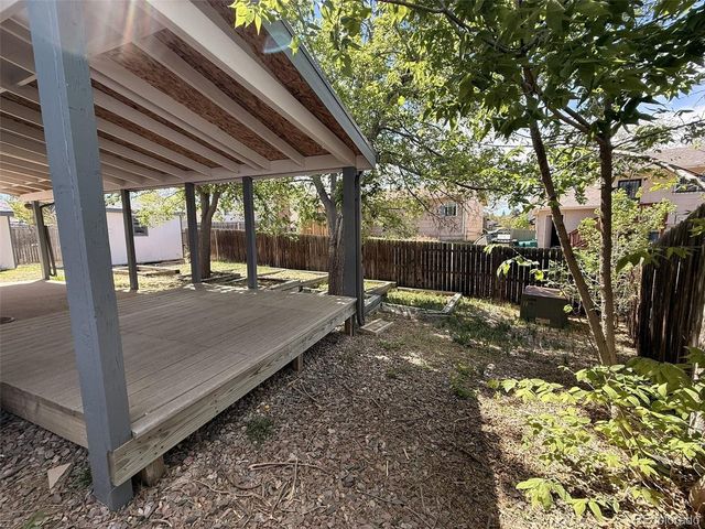 1865 S Ivory Ct, Aurora, CO 80017