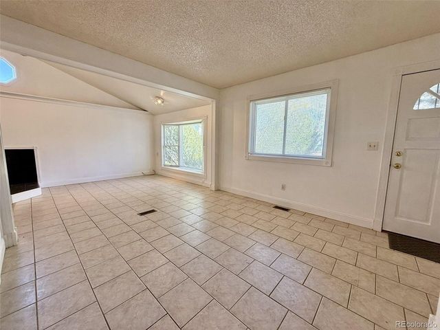 1865 S Ivory Ct, Aurora, CO 80017