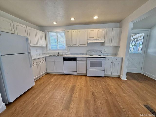 1865 S Ivory Ct, Aurora, CO 80017