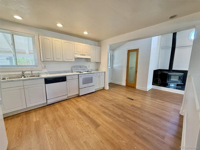 1865 S Ivory Ct, Aurora, CO 80017