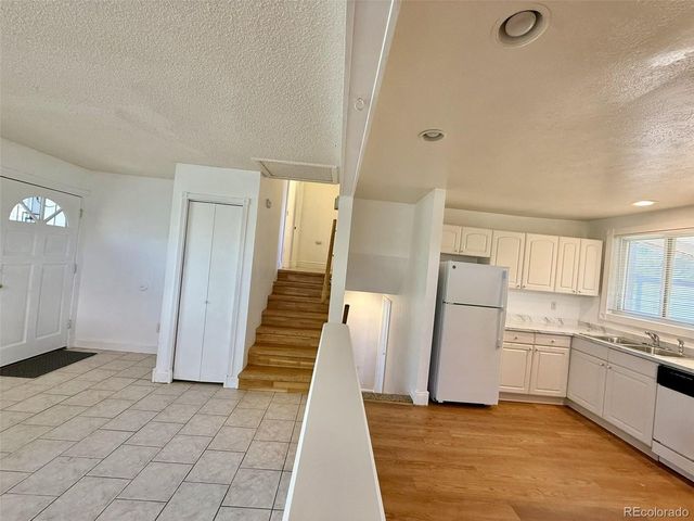 1865 S Ivory Ct, Aurora, CO 80017