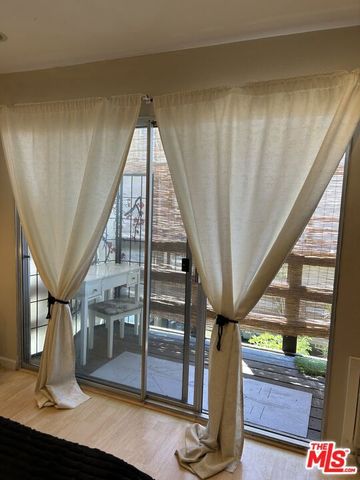 320 S Ardmore Avenue, Los Angeles, CA 90020