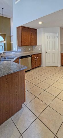 2202 Drake Falls Drive, Pearland, TX 77584