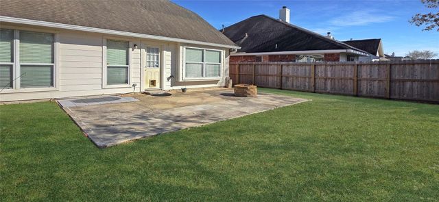 2202 Drake Falls Drive, Pearland, TX 77584