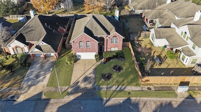 2202 Drake Falls Drive, Pearland, TX 77584