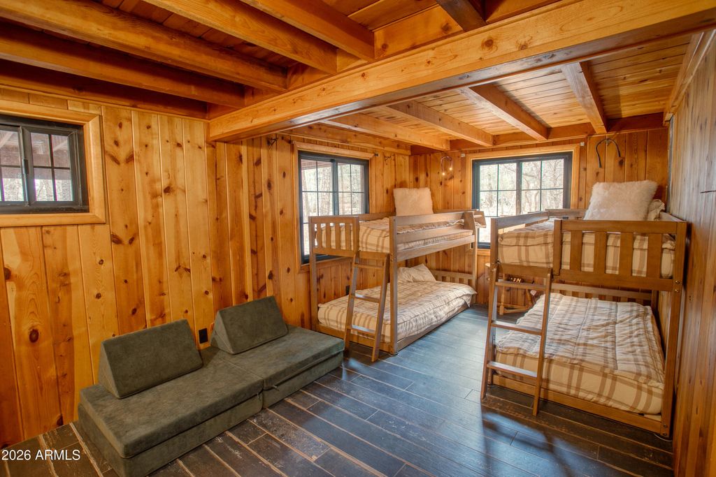 Image 13 of property listing at 3734 LARKSPUR Lane, Pinetop, AZ 85935