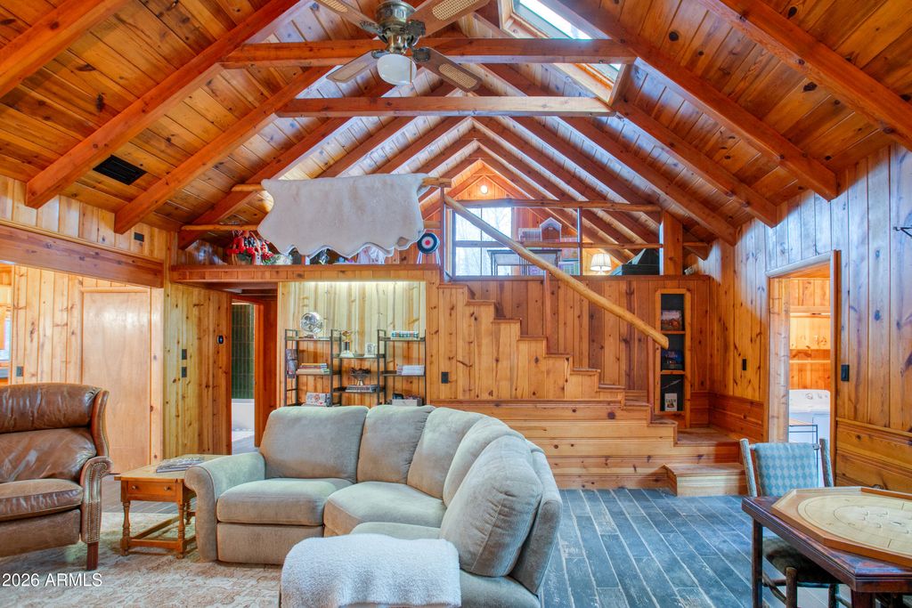 Image 3 of property listing at 3734 LARKSPUR Lane, Pinetop, AZ 85935