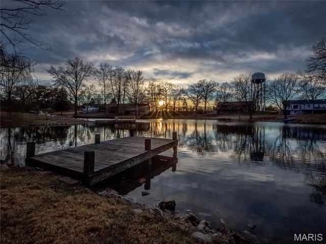 30 Lake Drive, Troy, IL 62294