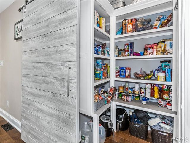 30 Lake Drive, Troy, IL 62294