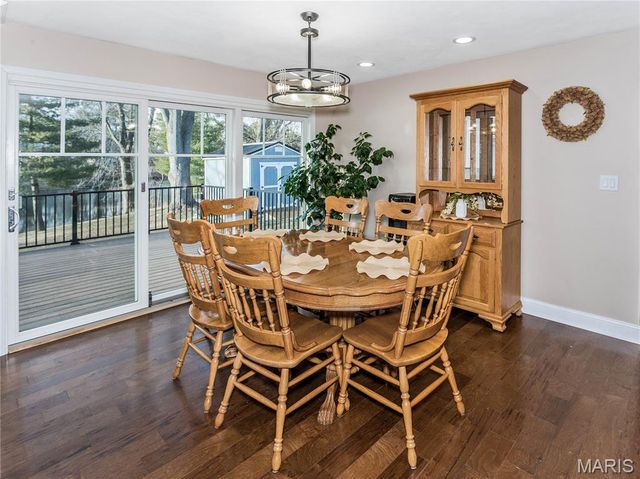 30 Lake Drive, Troy, IL 62294